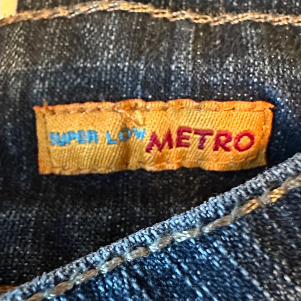 Hydraulic Super Low Flared Jeans - Picture 3 of 4